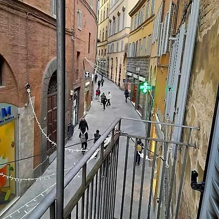 Il Corso فندق مبيت وإفطار سيينا