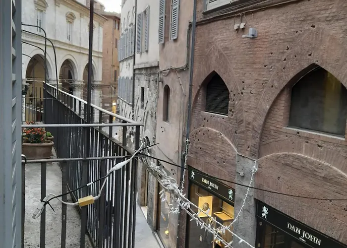 Il Corso سيينا