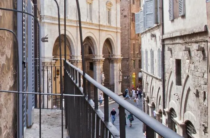 فندق مبيت وإفطار Il Corso سيينا