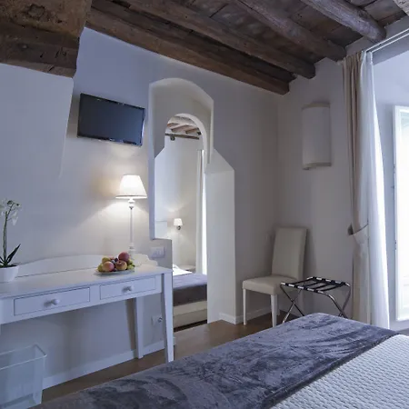ベッド・アンド・ブレックファスト B＆b イル コルソ シエーナ