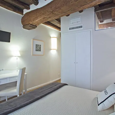 ベッド・アンド・ブレックファスト B＆b イル コルソ